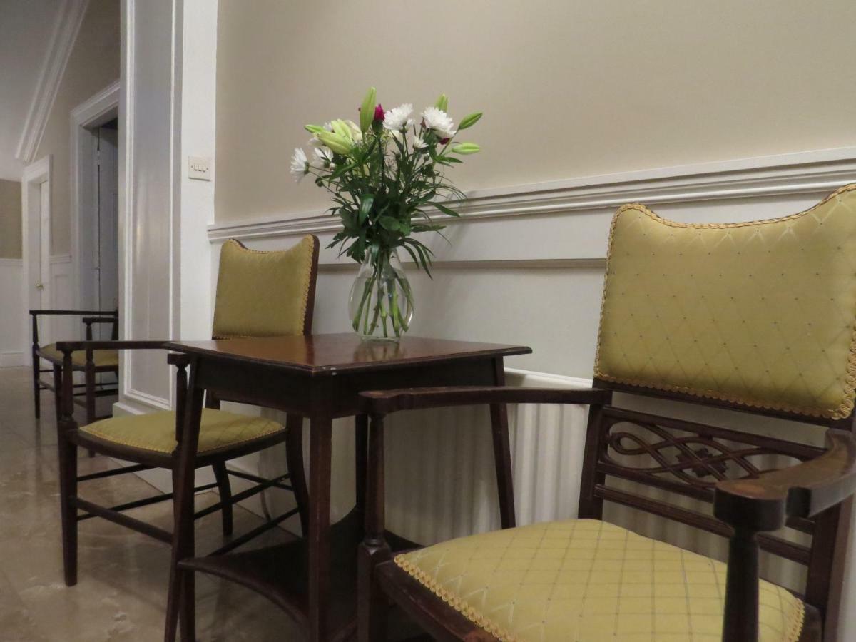 Devon View House Bed & Breakfast Йол Екстериор снимка