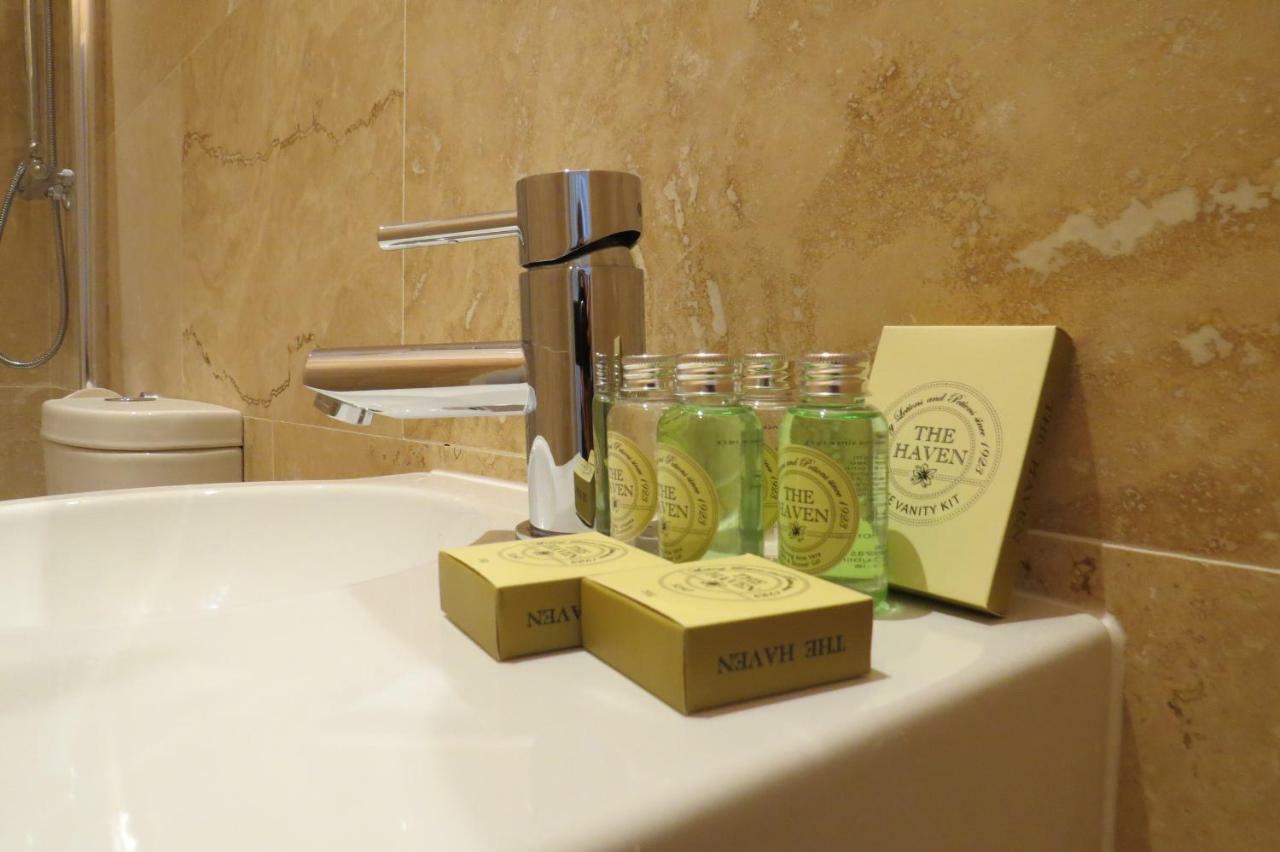 Devon View House Bed & Breakfast Йол Екстериор снимка