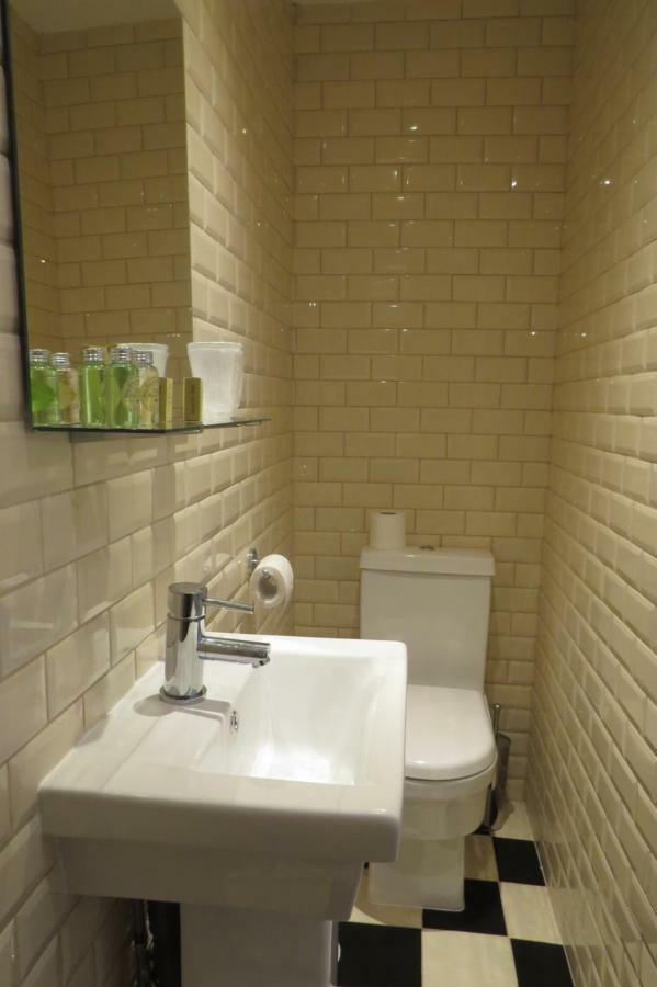 Devon View House Bed & Breakfast Йол Екстериор снимка