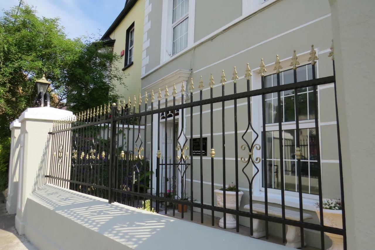 Devon View House Bed & Breakfast Йол Екстериор снимка