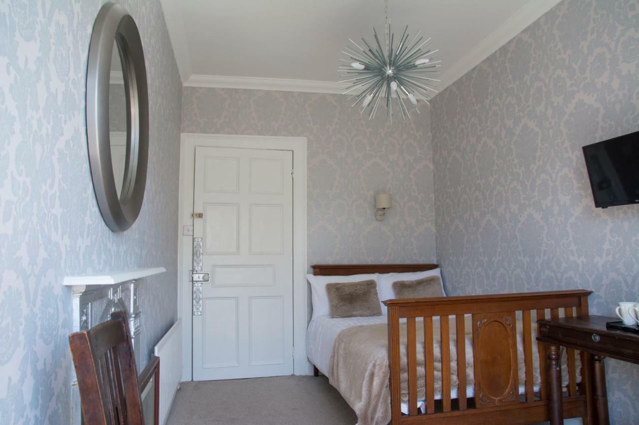 Devon View House Bed & Breakfast Йол Екстериор снимка